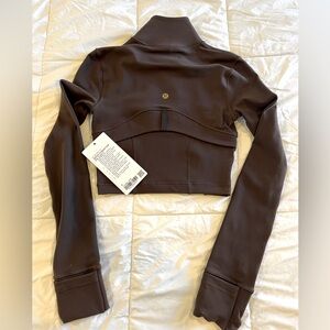 NWT lululemon define cropped half zip Luon color espresso
